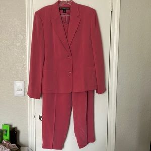 Vintage Josephine Chaus Suit. Rose color size 14 in great shape. Fully lined.